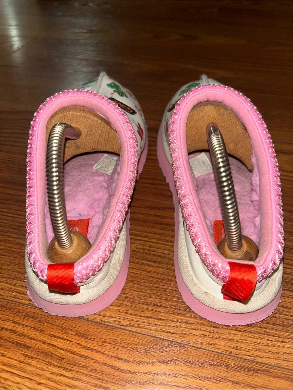UGG Tazz Pop Sketch Slipper Humberto Cruz White Pink Platform Women's Size 6